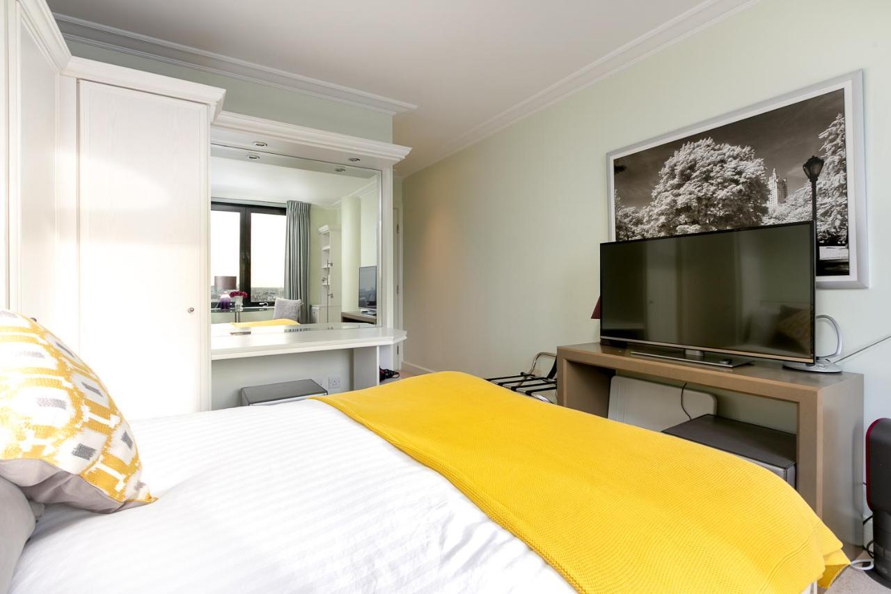 Point West Apartments 런던 외부 사진
