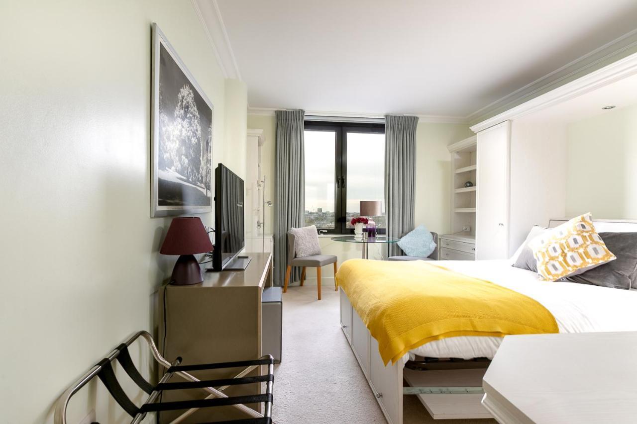 Point West Apartments 런던 외부 사진