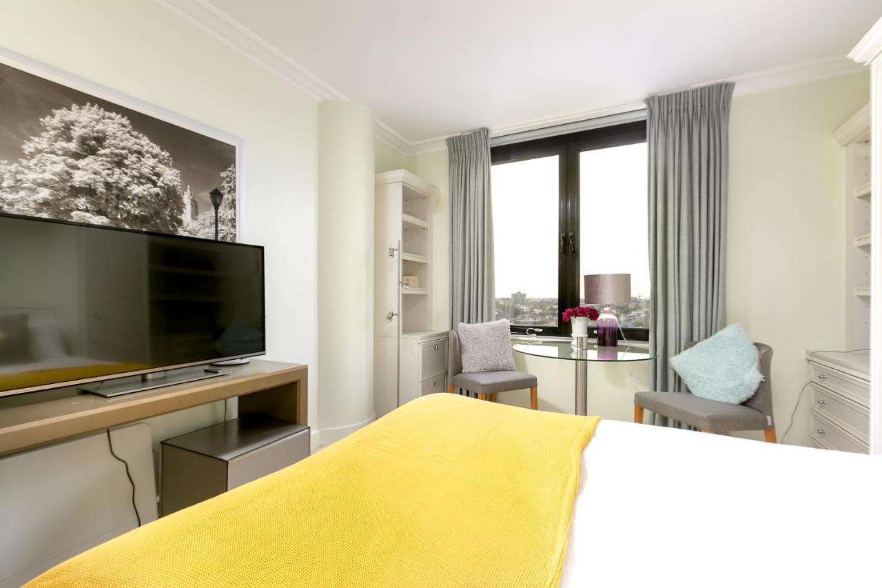 Point West Apartments 런던 외부 사진