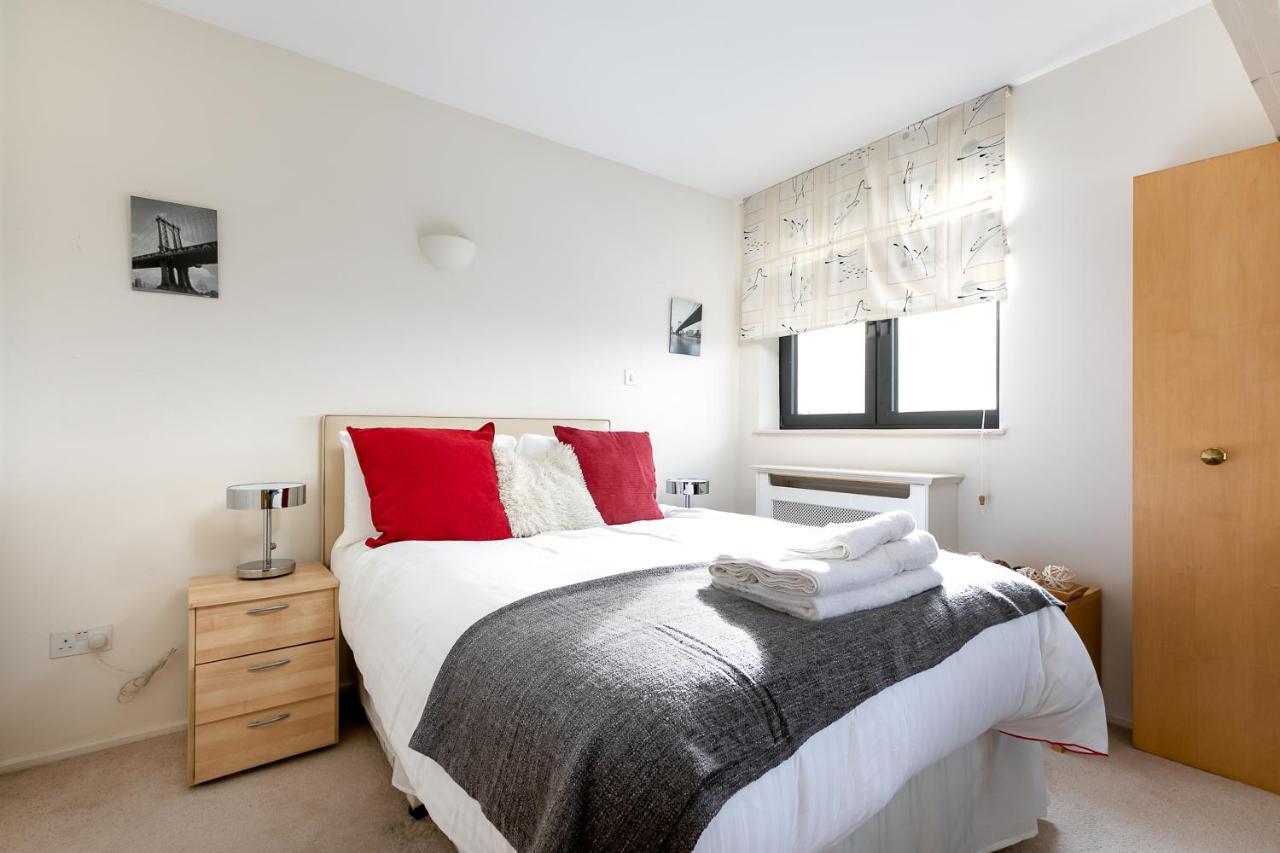 Point West Apartments 런던 외부 사진