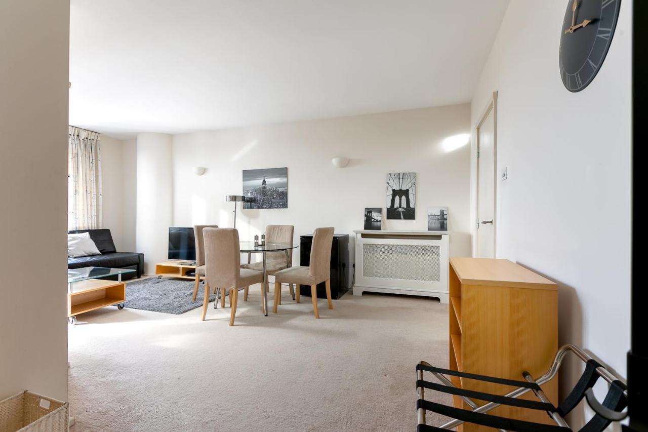Point West Apartments 런던 외부 사진