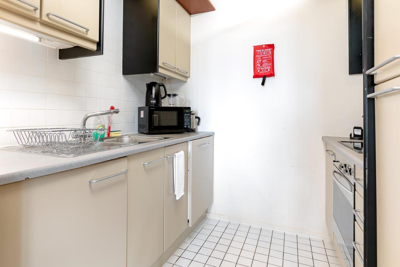Point West Apartments 런던 외부 사진