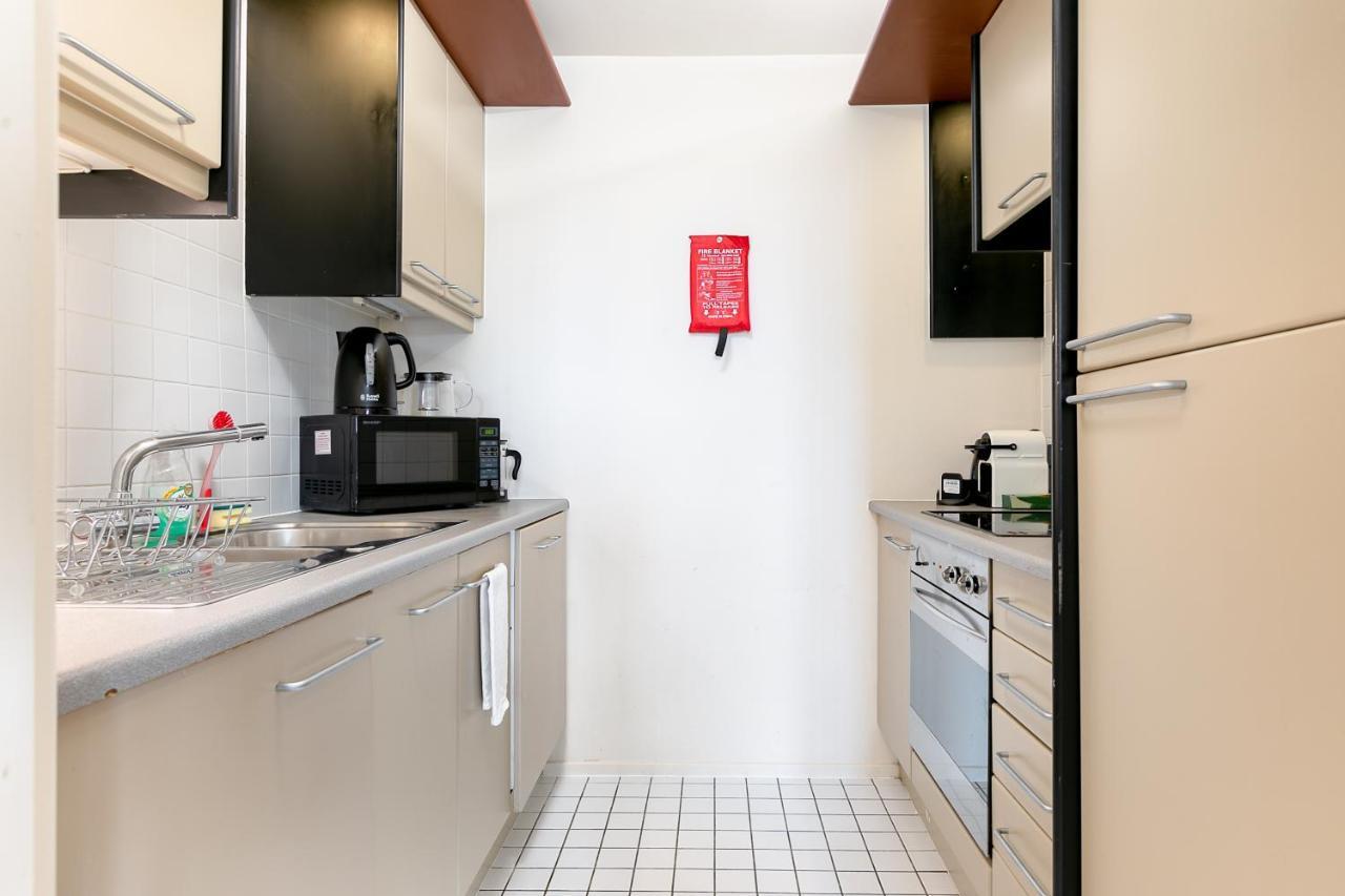 Point West Apartments 런던 외부 사진
