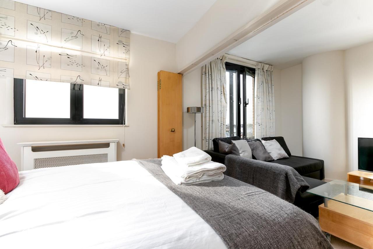 Point West Apartments 런던 외부 사진